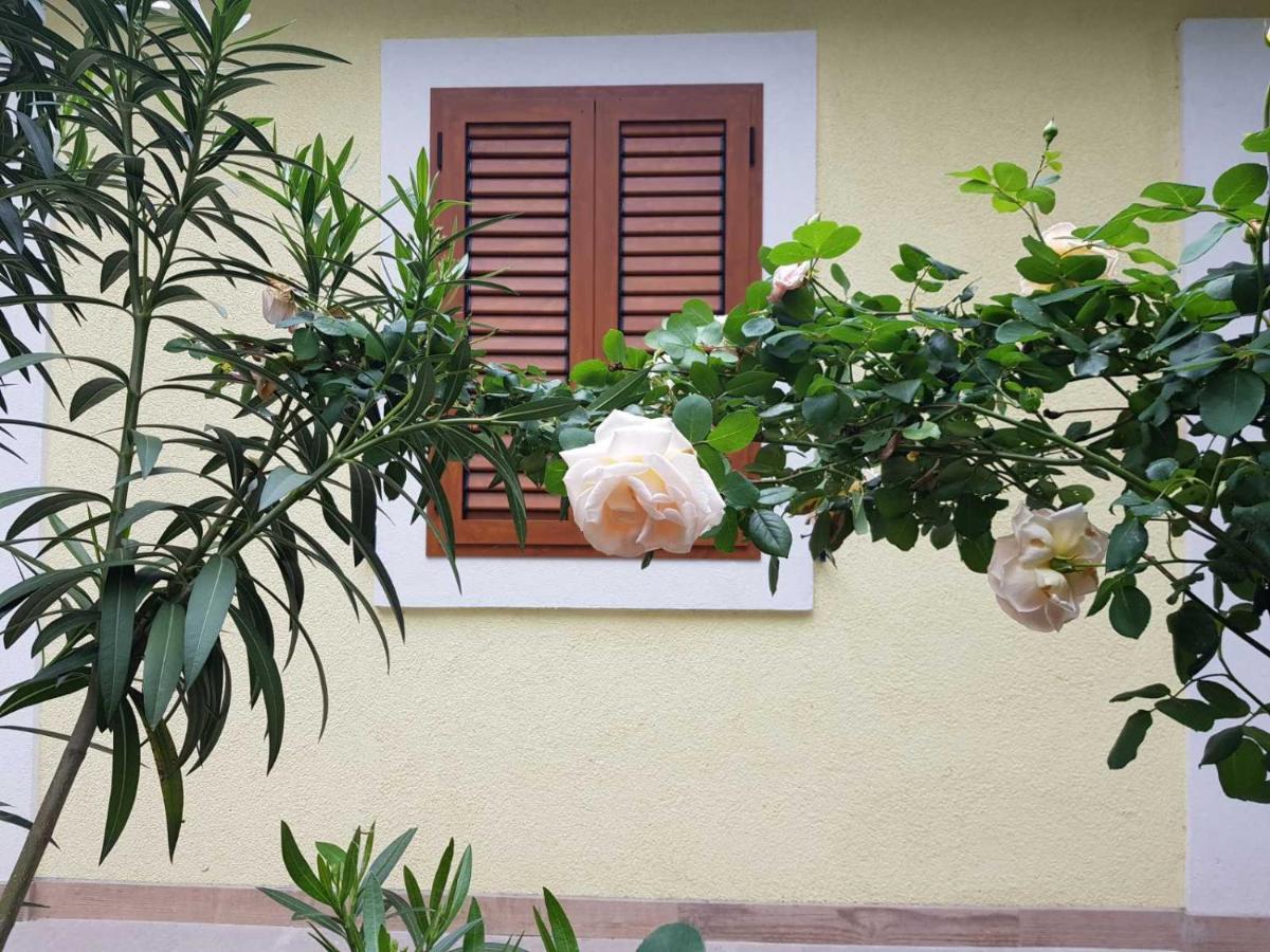 Apartmani Rosa I Linda Rijeka Exterior photo
