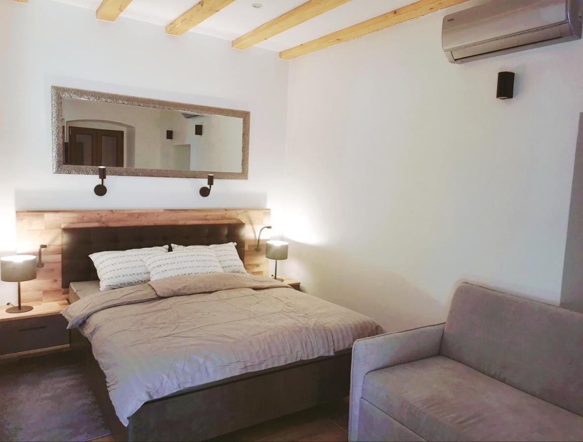 Apartmani Rosa I Linda Rijeka Exterior photo
